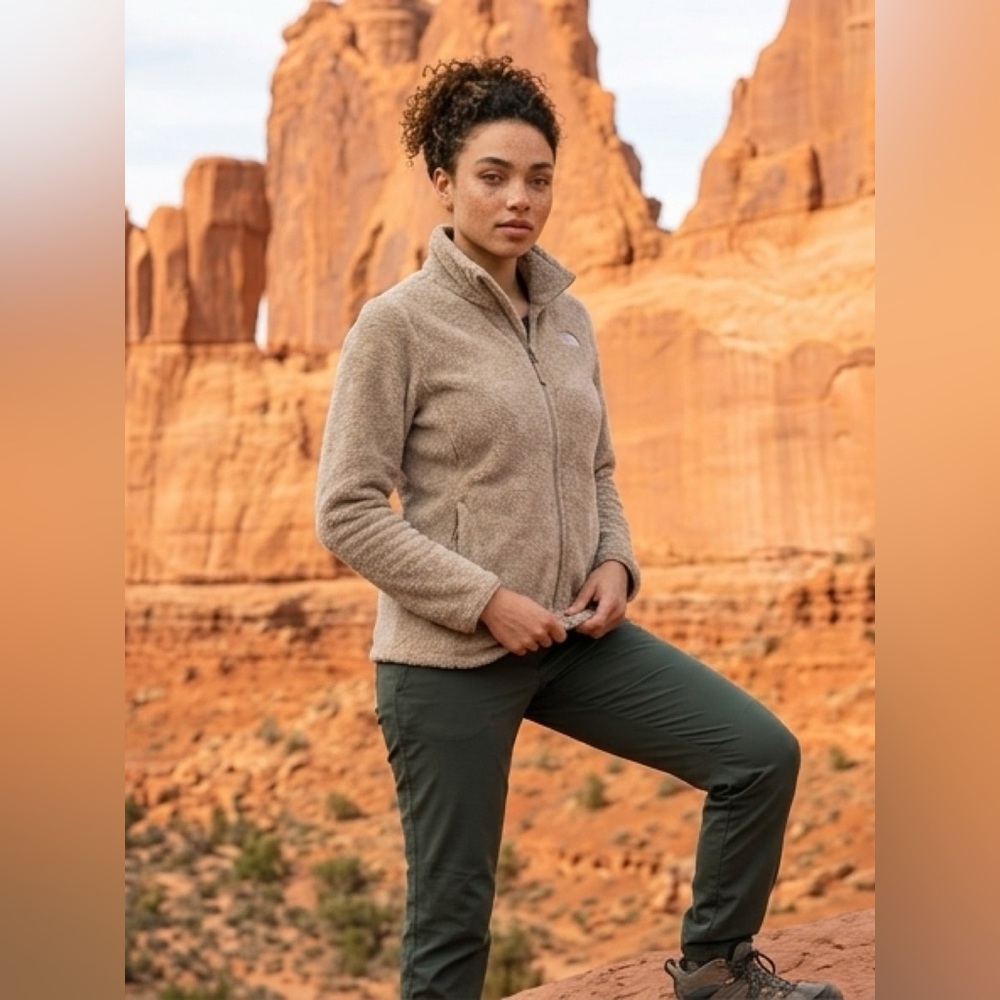 The North Face Women's Cozy Tan Teddy Jacket - Picture 6 of 6